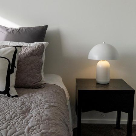 Luxury 2 Bed Townhome In Cbd Christchurch Eksteriør billede