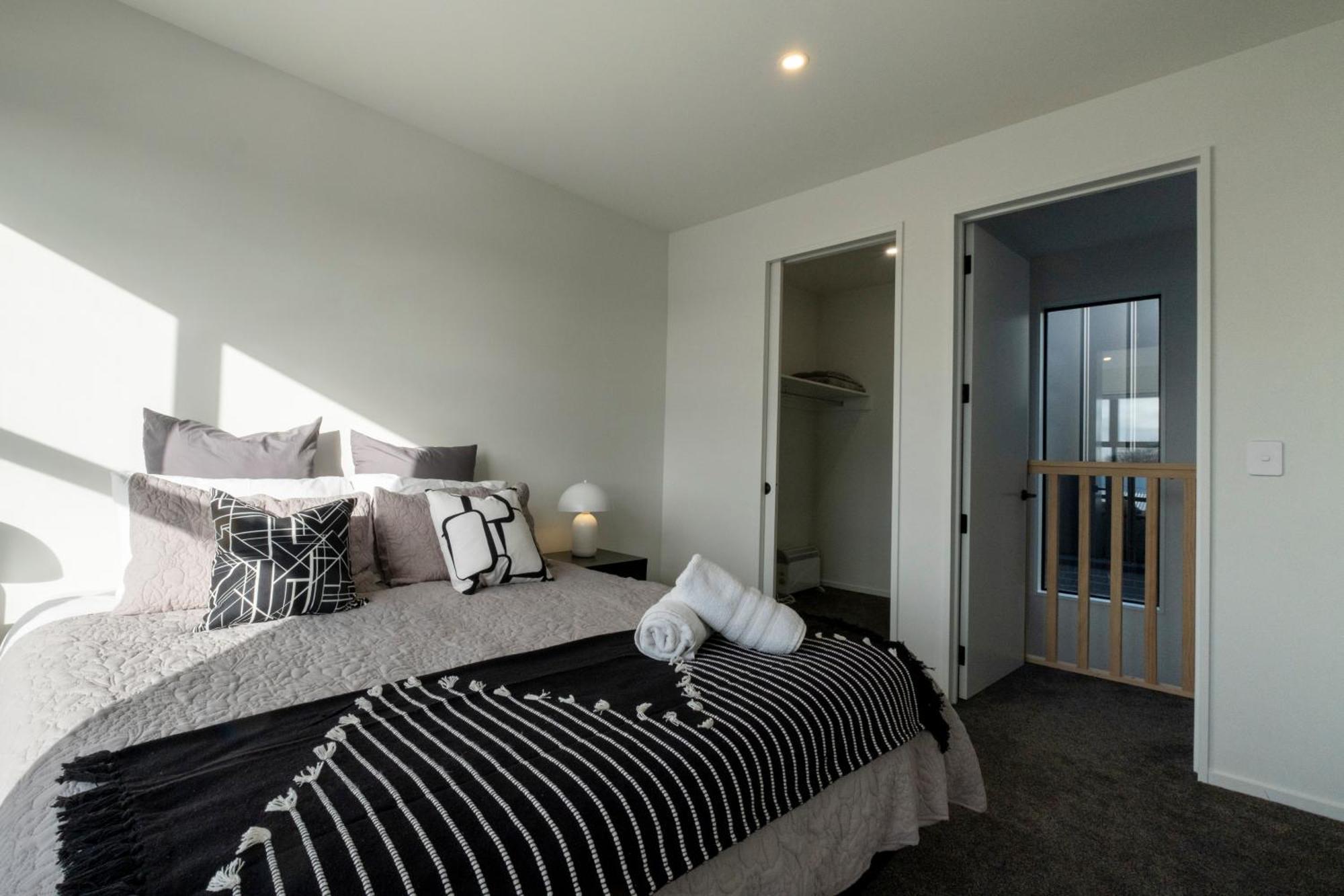 Luxury 2 Bed Townhome In Cbd Christchurch Eksteriør billede