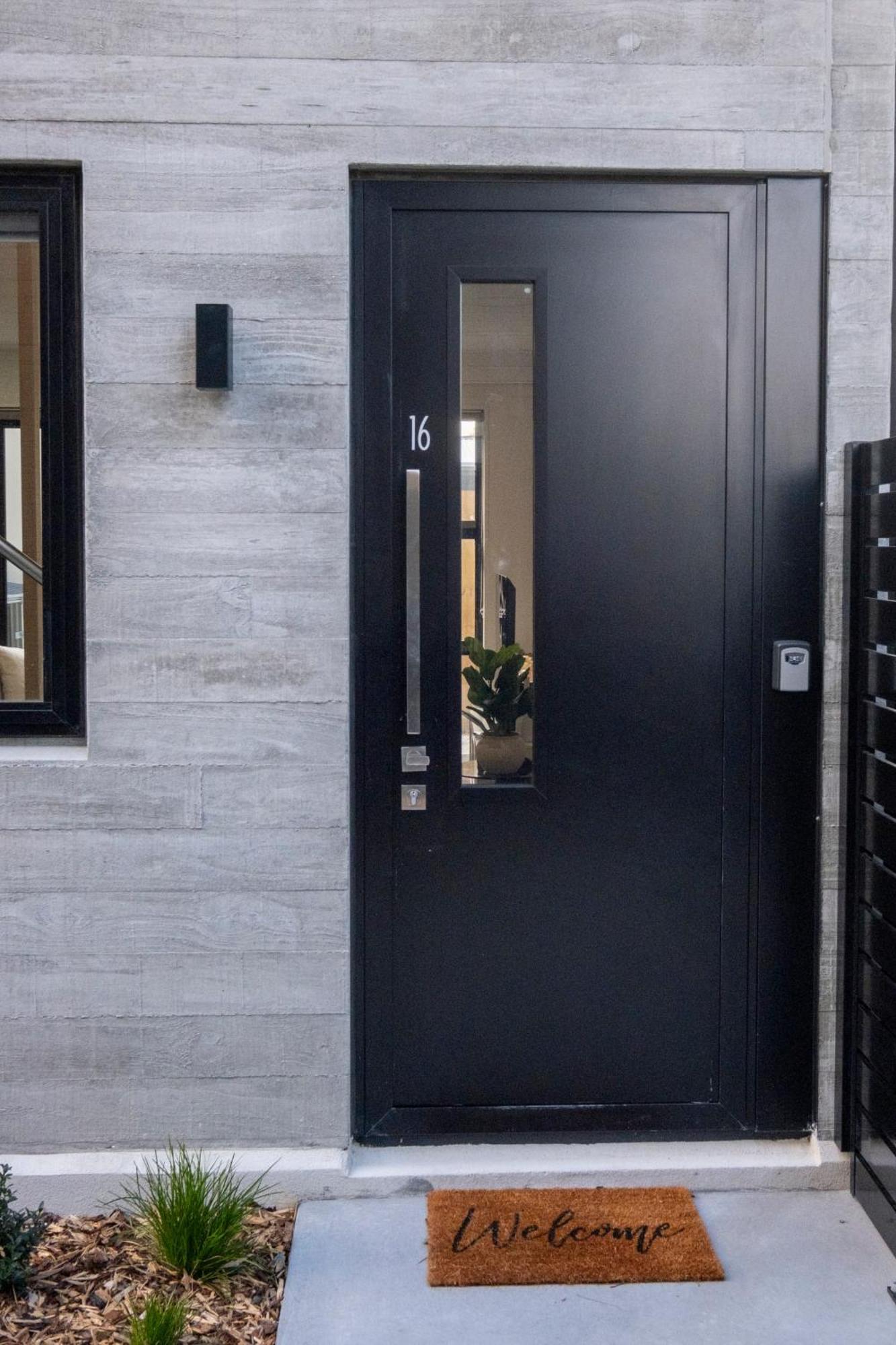 Luxury 2 Bed Townhome In Cbd Christchurch Eksteriør billede